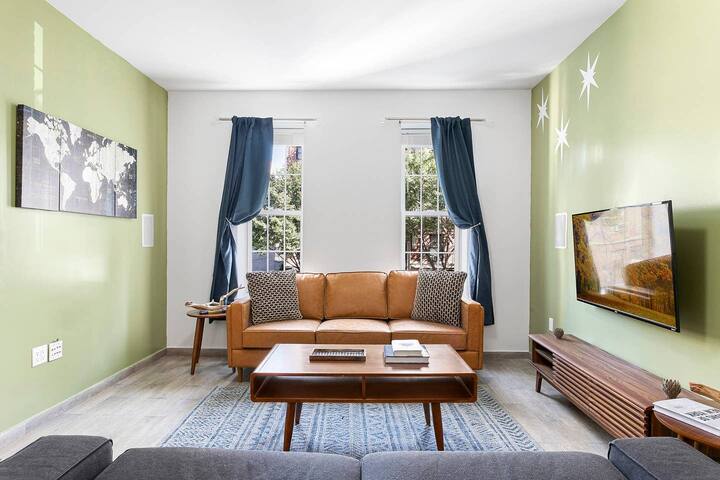 Chic, Bohemian 3BD/2BA + Roof deck in Williamsburg gallery image 2