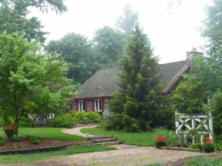 Charming CabinPrivate Beach & Golf Cabins for Rent in Benton Harbor