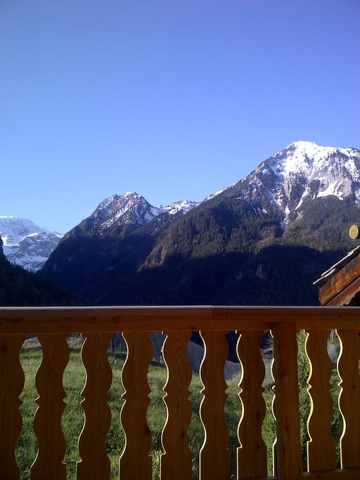 Vue depuis la terrasse, au printemps