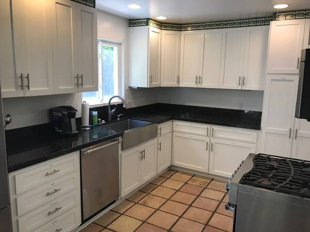 Solstice house. gallery image 3