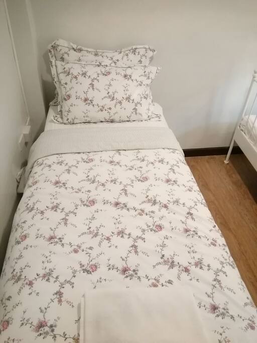 under The bed can slide and add mattress pad , Can Sleep 2 person
