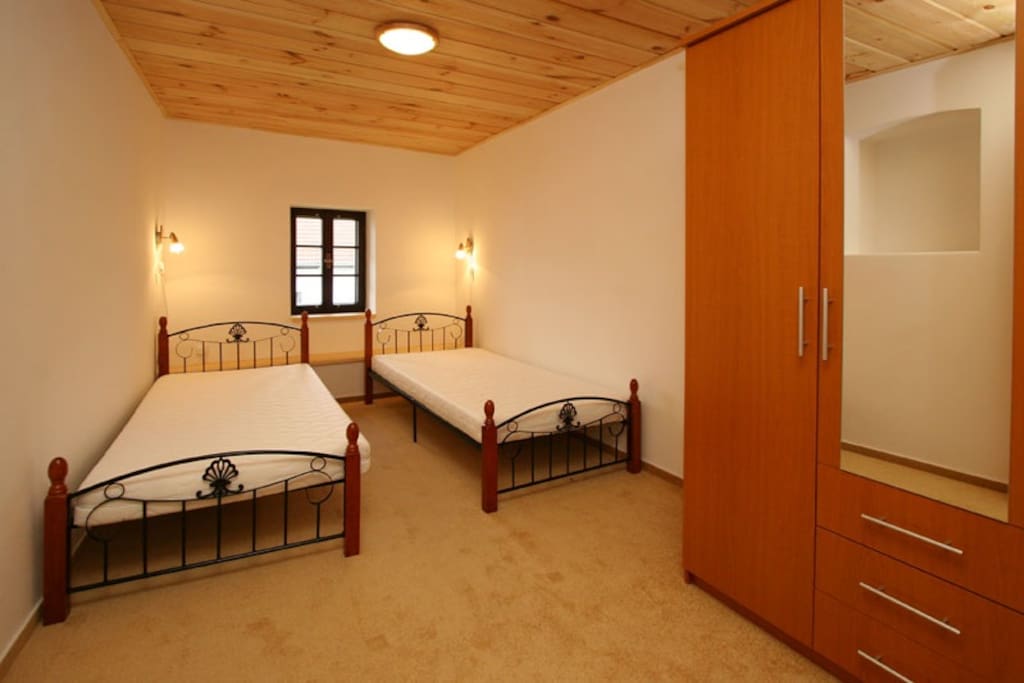 Ložnice 1