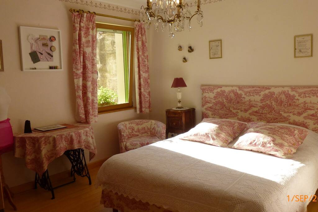 Chambre Hortense orientée soleil couchant