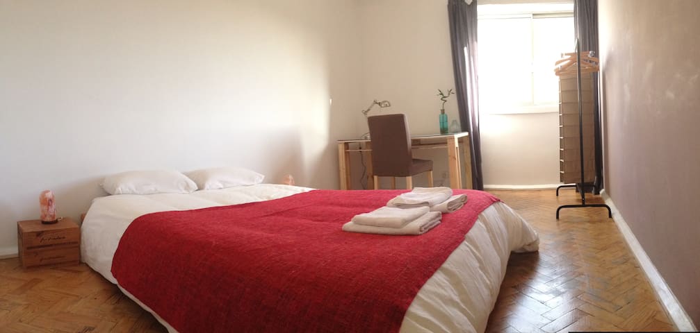 Room near the Airport (2km)