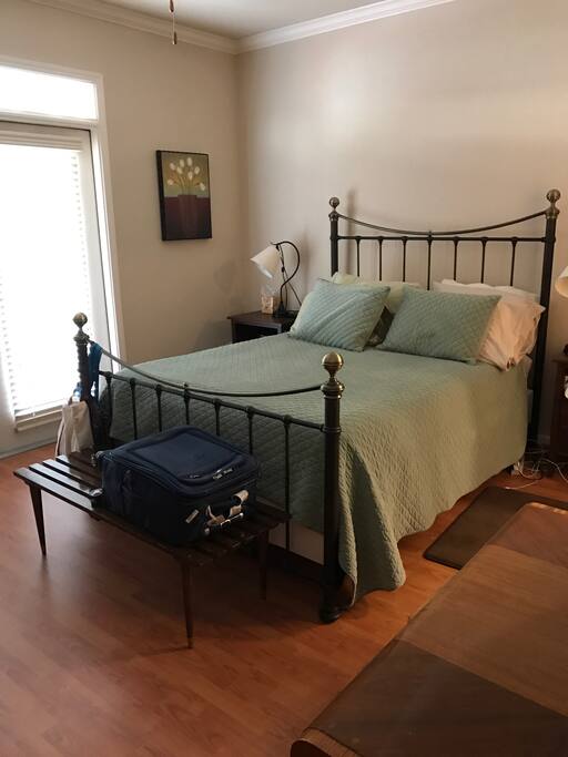 Bedroom(Queen)