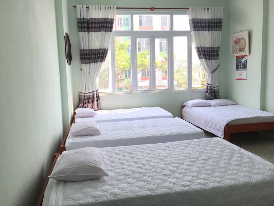 Big window, lovely place to stay in dorm, clean and full of amenities.