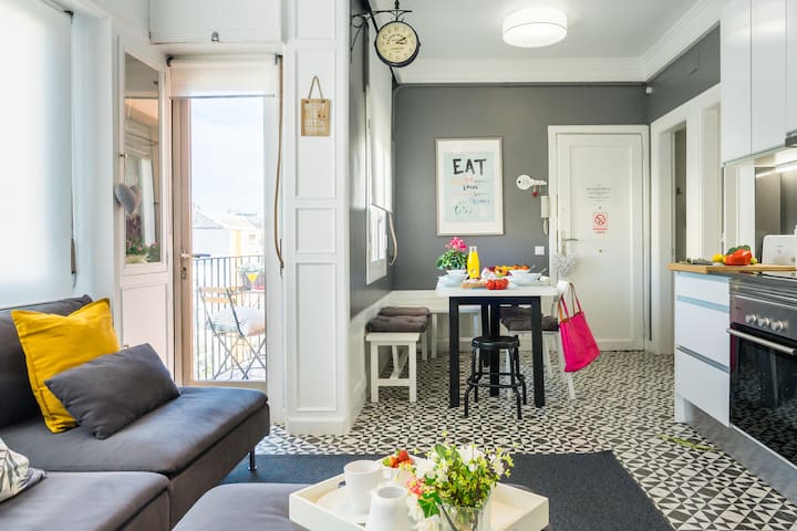 Bright, Renovated Apartment next Sagrada Familia