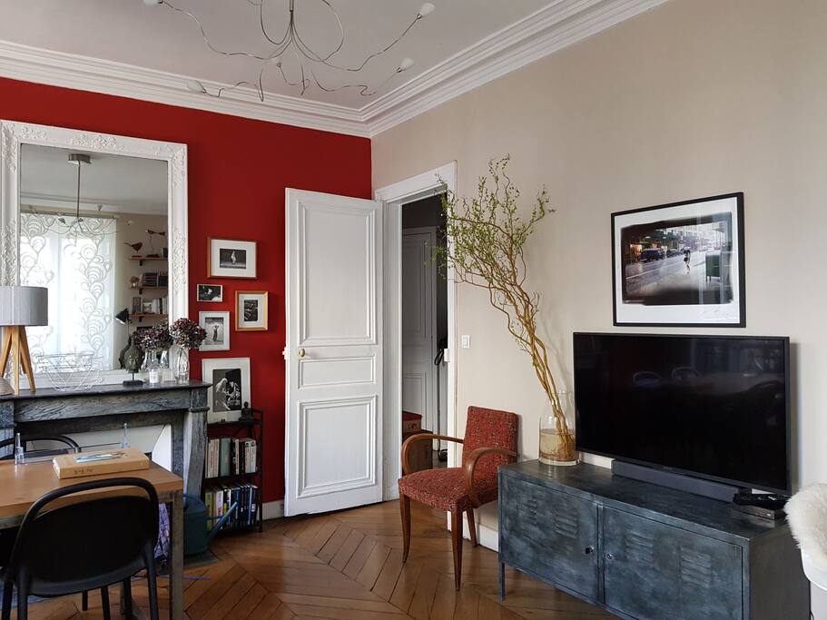 photo plus récente du salon avec le nouveau home cinema