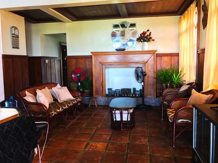 Baler Beachfront House - Baler