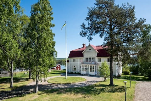 Prästgården Revsund with beautiful lake view