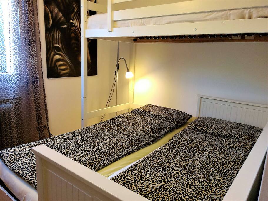Double bed option (160 cm x 200 cm)