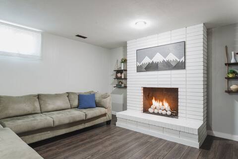Remodeled Suite w/ Ping Pong & Fireplace!