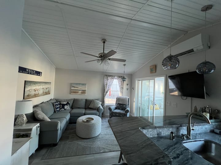 Beautifully Renovated 2-bedroom Cottage - Wells, ME