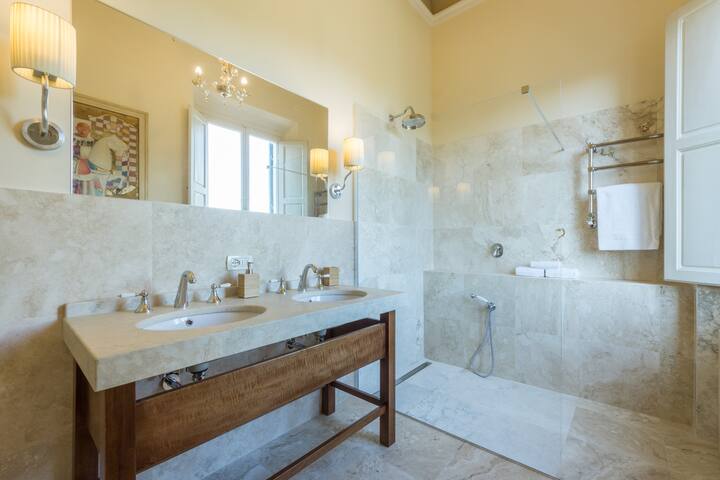 Unique, views on Maze Garden, shared pool, parking gallery image 4