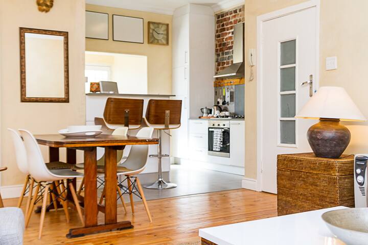 Spacious 2BED Woodstock, Private Pool & Parking gallery image 2