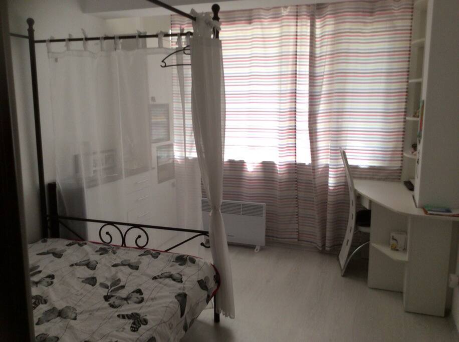 1st bedroom/1ая спальня