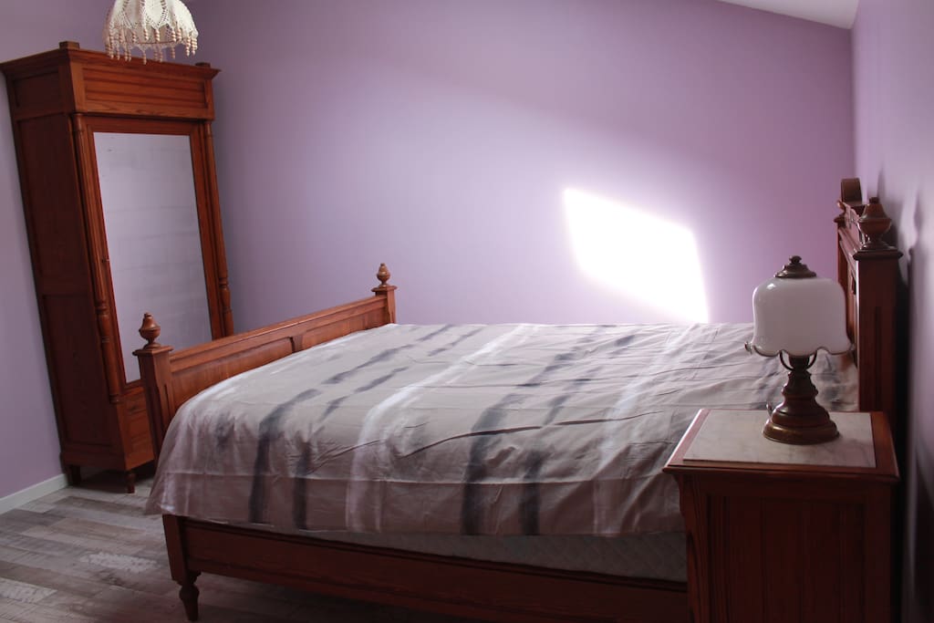 Chambre de 11m² avec lit double et wc privatif