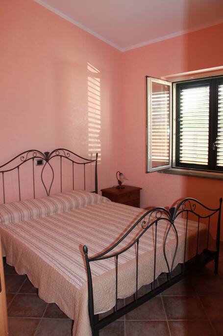 Master bedroom, Queen bed with double dresser and bedside tables