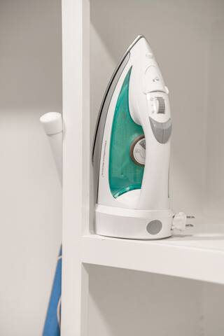 City Hideaway with Stunning Rooftop Escape #4 gallery image 4