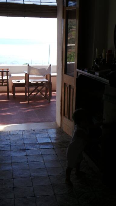 Vista dall'interno di casa