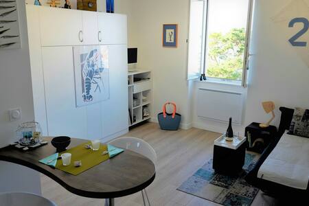 ★ Saint-Malo  vue sur le port + Parking  privé ★