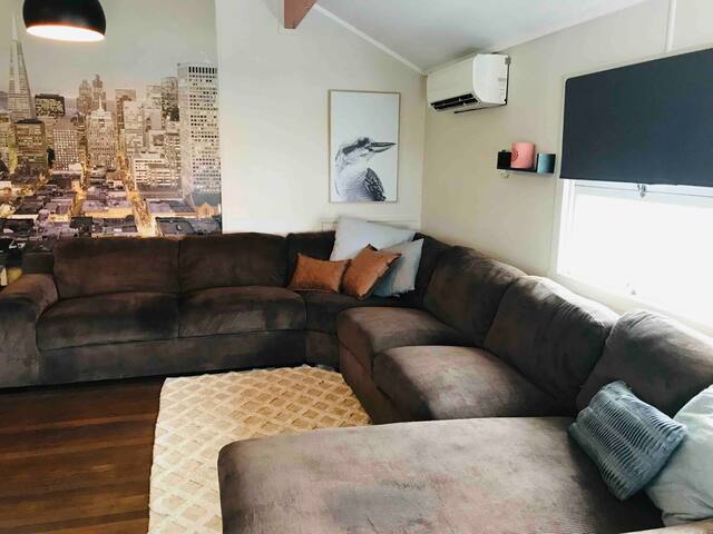 NYstyle loft! Great foodie getaway or beach escape