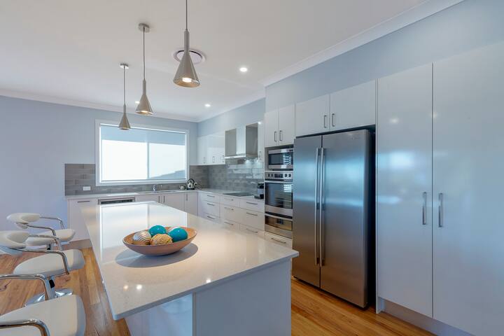 DRIFTAWAY- Sunset Views-Wi-Fi-Kayaks-Lakefront gallery image 3