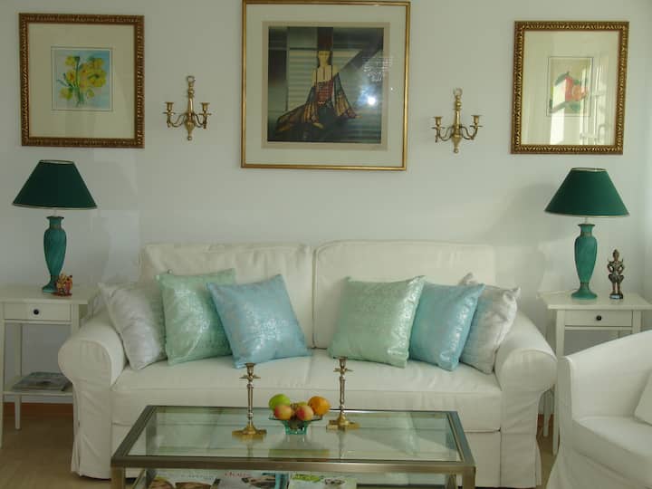 90 sqm bright ,chic 3-room apartment 30 sqm terrace