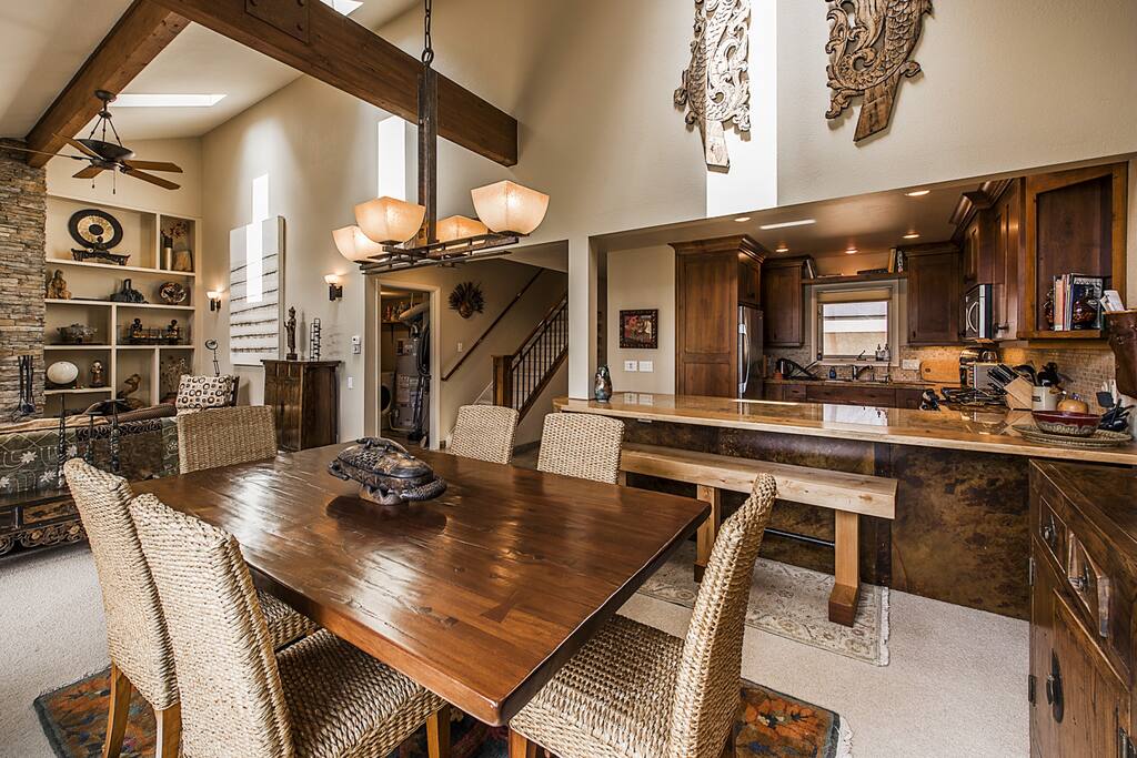 Easy entertaining from kitchen