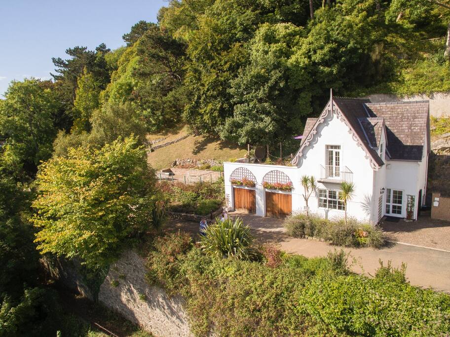 Beautiful 2 bedroom house with stunning views