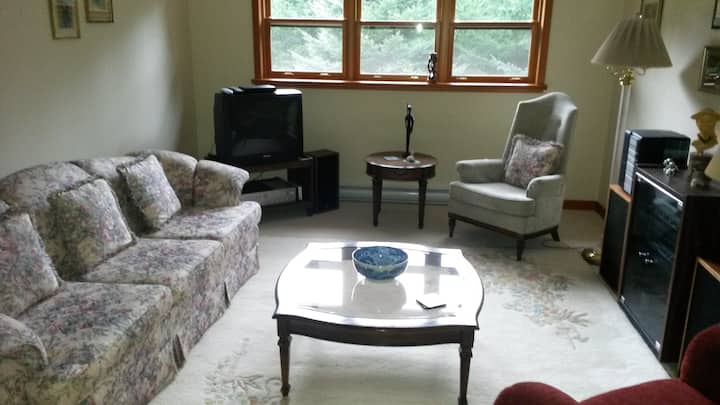 Hornby Island Mt. Geoffrey Bed & Breakfast Rm 1 - Hornby Island