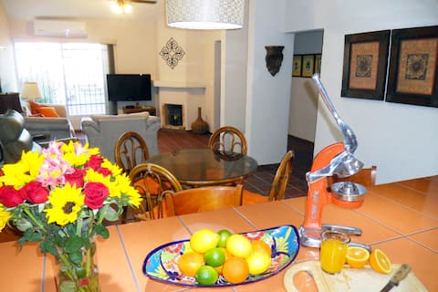 Top Airbnb: Loved House on Main Street - Central Location in San Carlos (San Carlos Nuevo Guaymas)