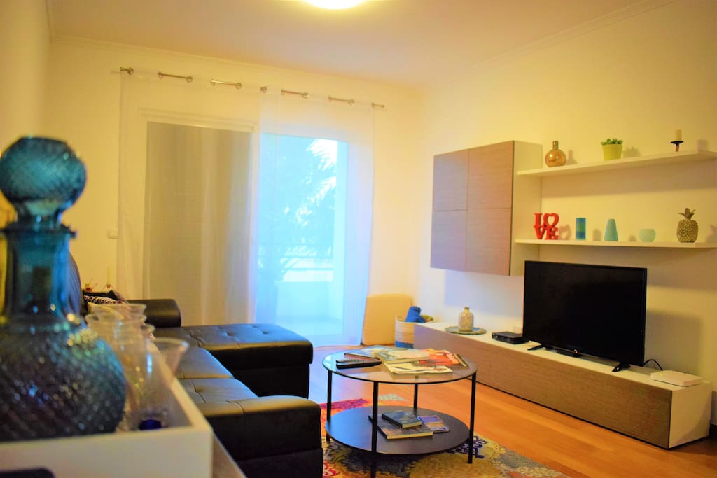 Living Room / Sala de estar