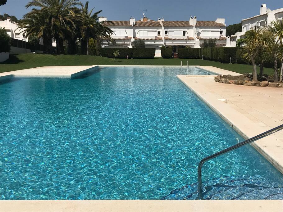 Piscina comunitària