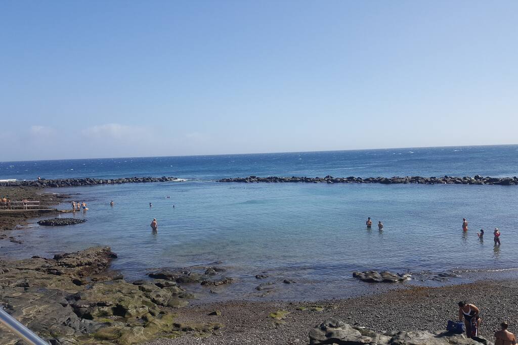 piscinas naturales de arinaga a 2min. / 200m