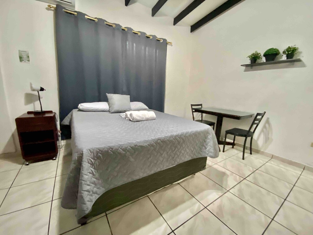 2 habitaciones, 2 camas, 2 baños Casas de huéspedes en renta en San