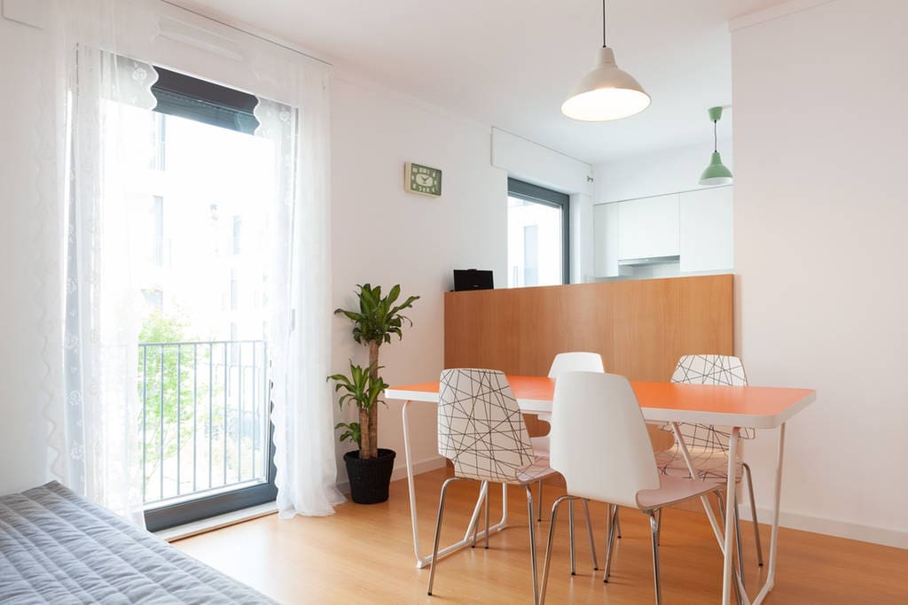 Living room - spacious and bright