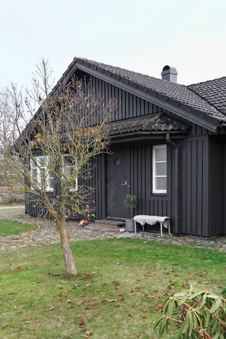 Framsidan av huset/ Entrance