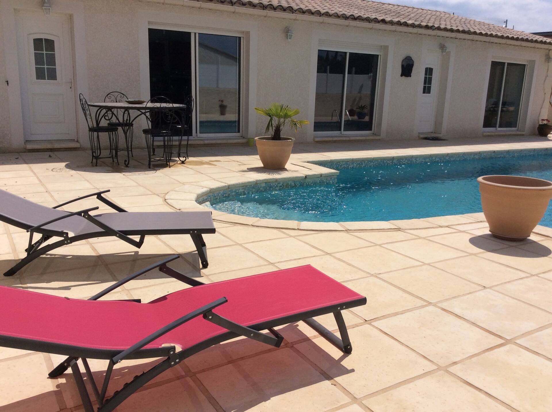 Drôme provençal. Pool accommodation
