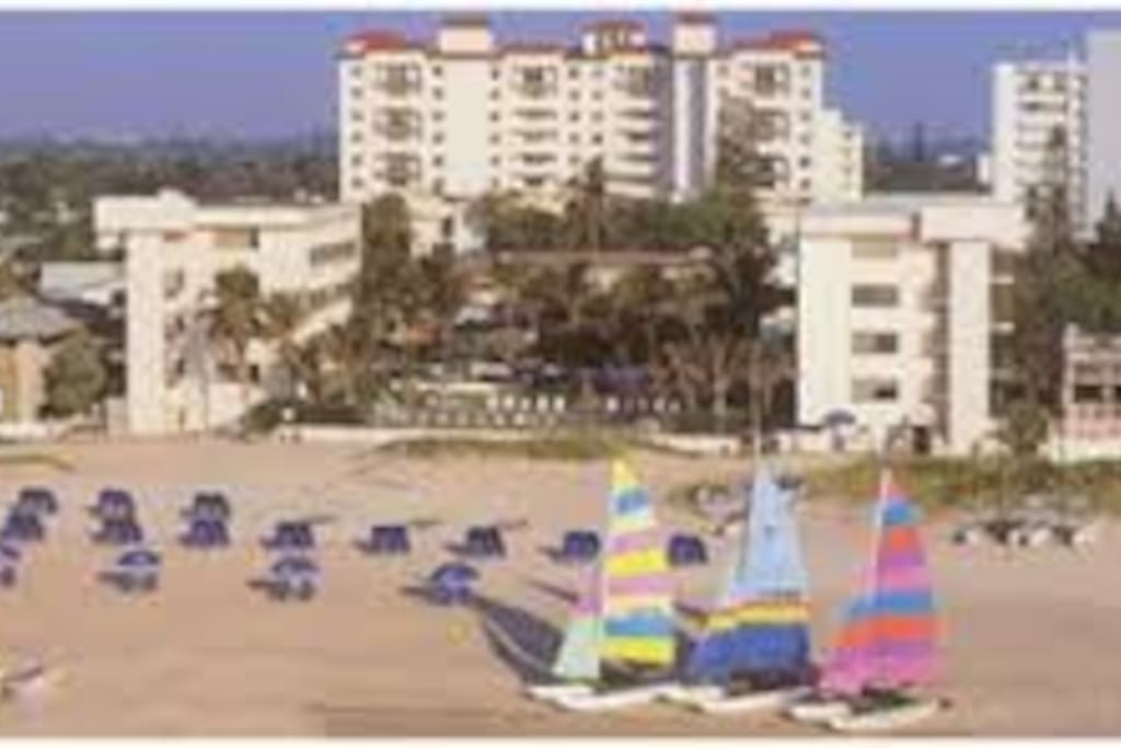 Seagardens Beach & Tennis Resort