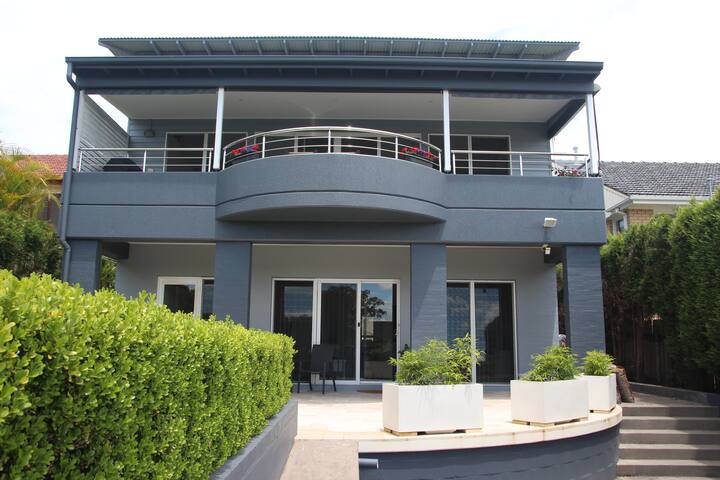 Spacious Modern Studio - Lake Macquarie