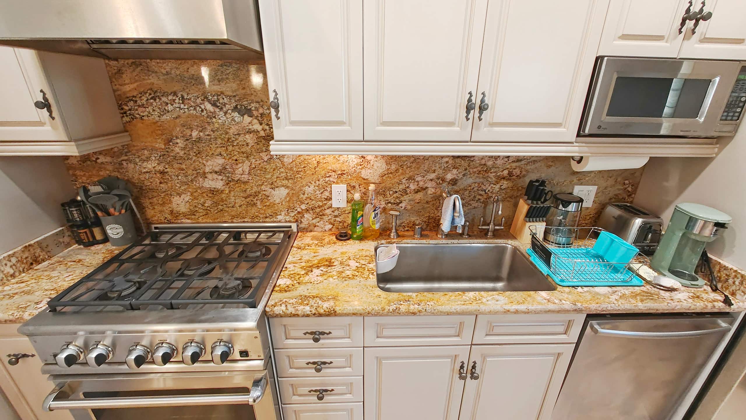 Home in San Francisco · ★4.91 · 1 bedroom · 2 beds · 1 bath - Image 3