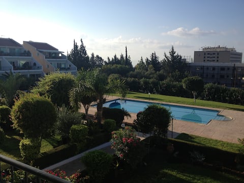 Luxary 2 bedroom apartment,sea views, free WIFI