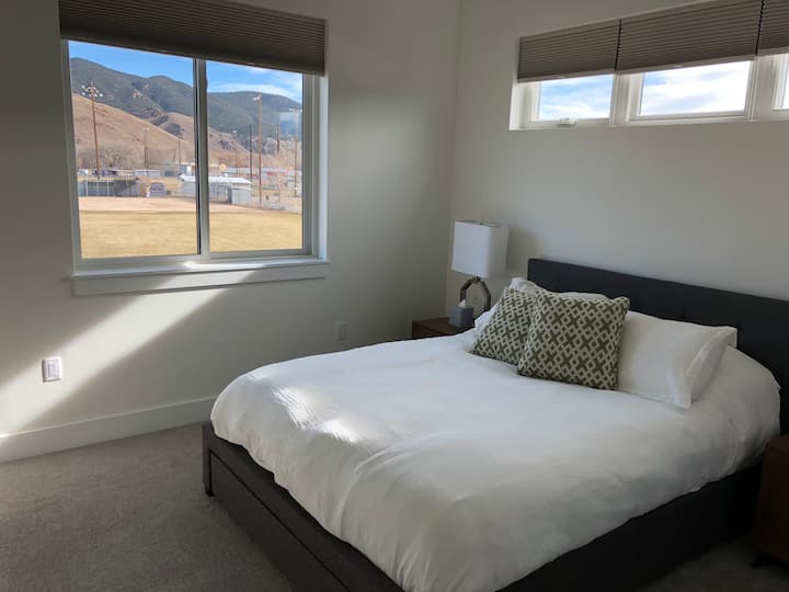 ห้องพักพร้อมเตียงควีนไซส์