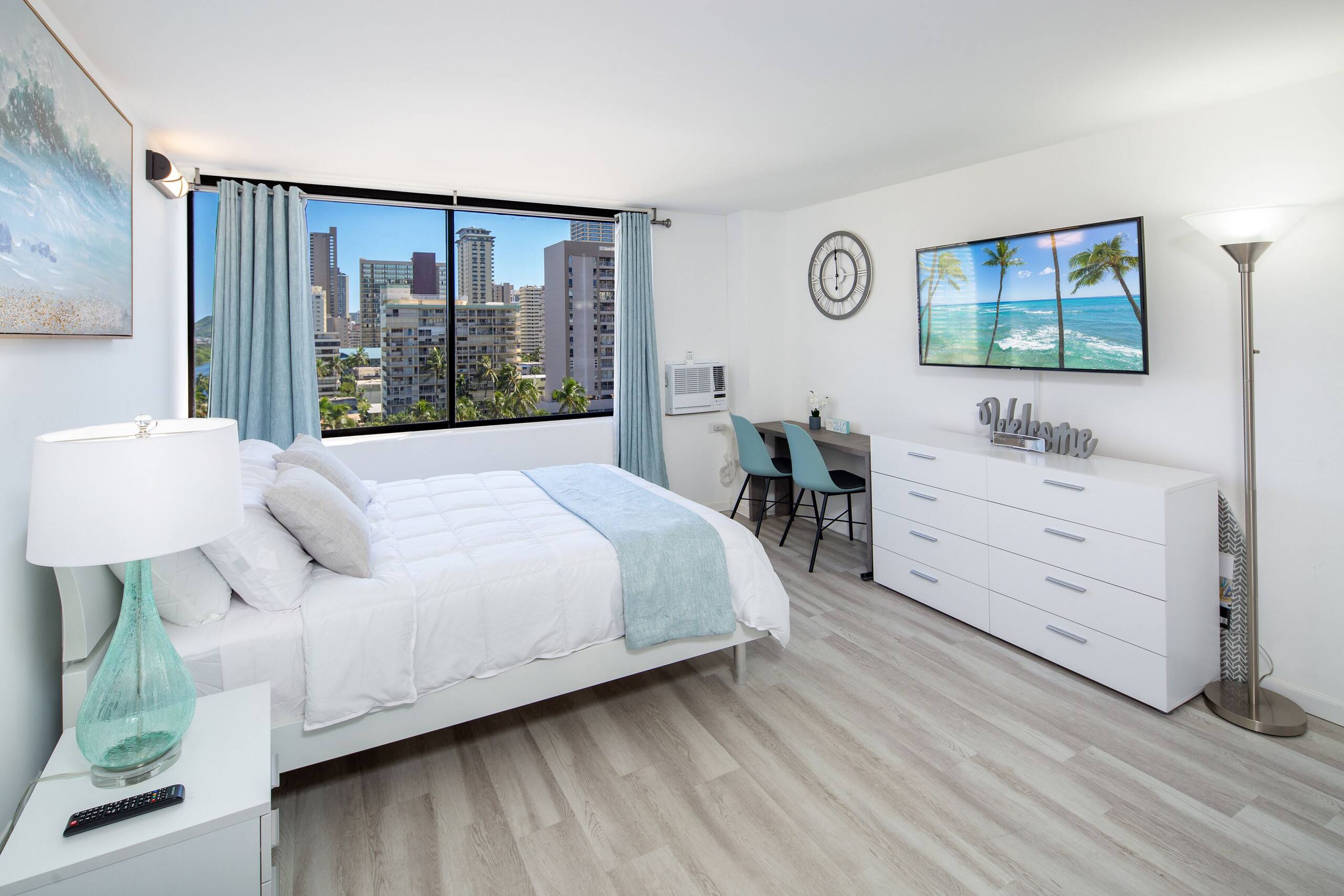 Condo in Honolulu · ★4.65 · Studio · 1 bed · 1 private bath - Image 1