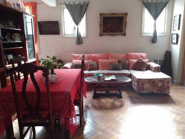 RJ Tijuca Metrô Saens Pena p/ 8 pessoas