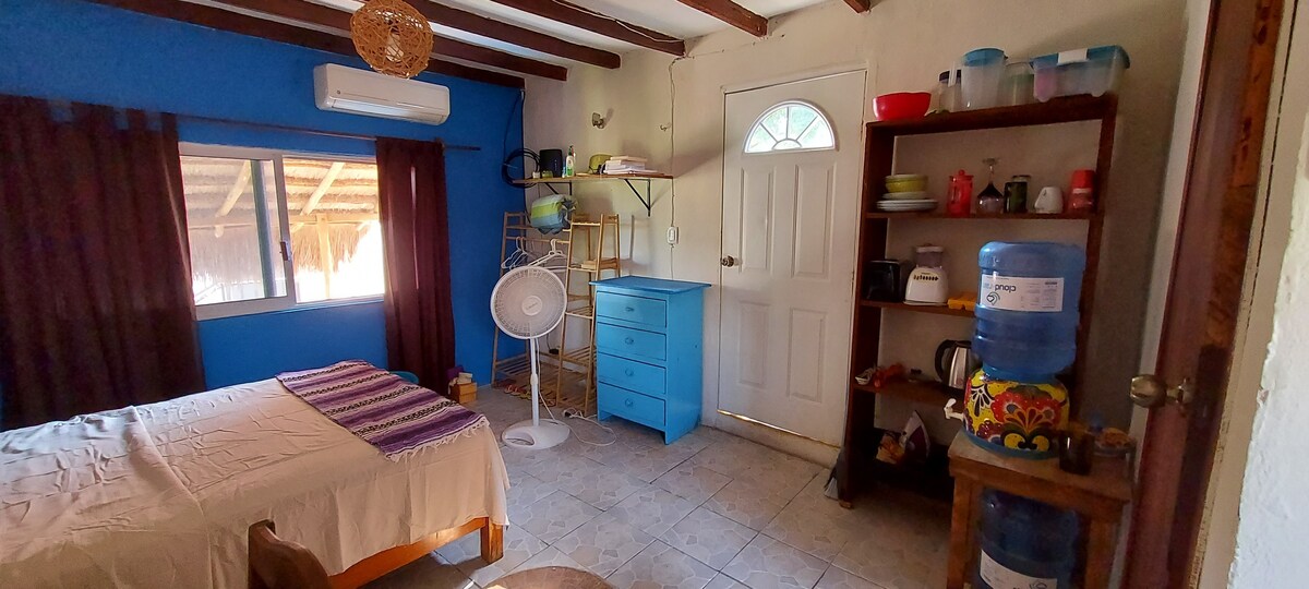Top Airbnb: Roof-top studio Joy, with terrace, great location. in Paraíso Del Carmen