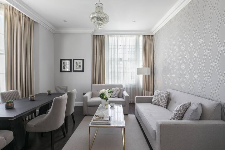 Deluxe 2bed with A/C and lift near Paddington gallery image 2