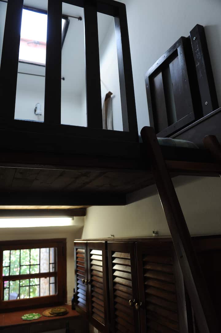 Prístup k druhému mezanínu.