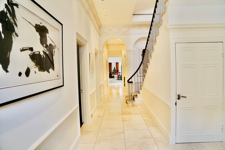 Historic spacious 5 bedroom house off Regent Park gallery image 3